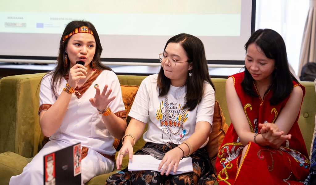 Perempuan adat menyuarakan hak asasi manusia dan lingkungan dalam forum regional